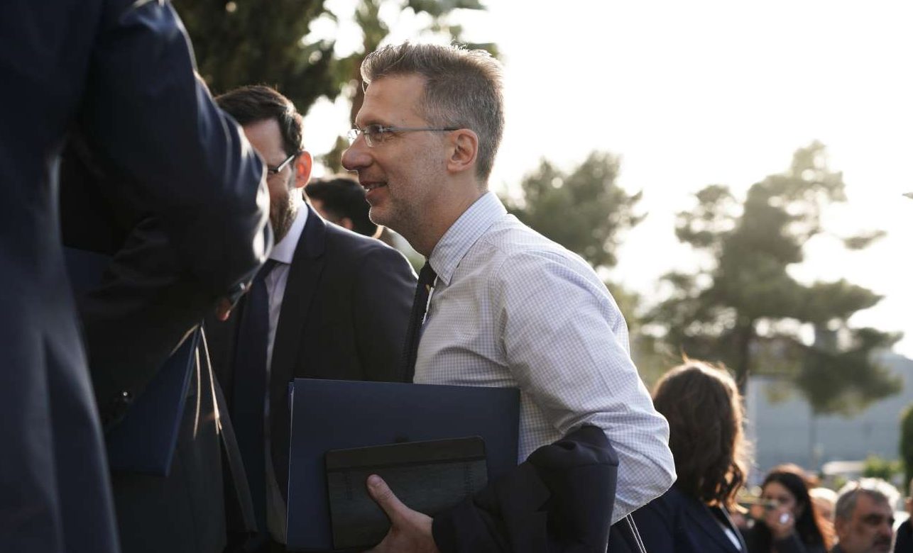 Πρόσκληση Σκέρτσου στα κόμματα για κοστολόγηση προγραμμάτων