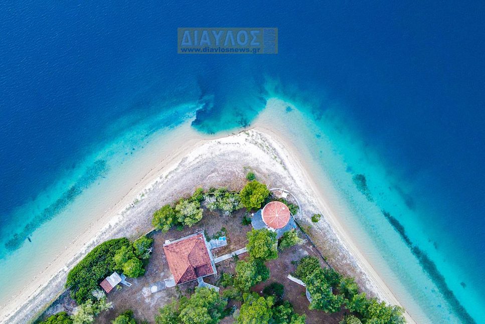 Καθίζηση σε παραλία της Εύβοιας από τον σεισμό της Αταλάντης