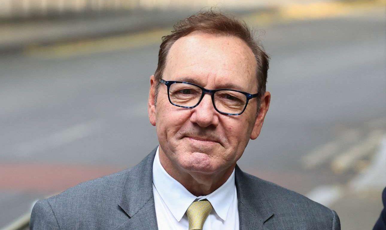 Ο Κέβιν Σπέισι ξανά στο εδώλιο για 12 σεξουαλικά εγκλήματα