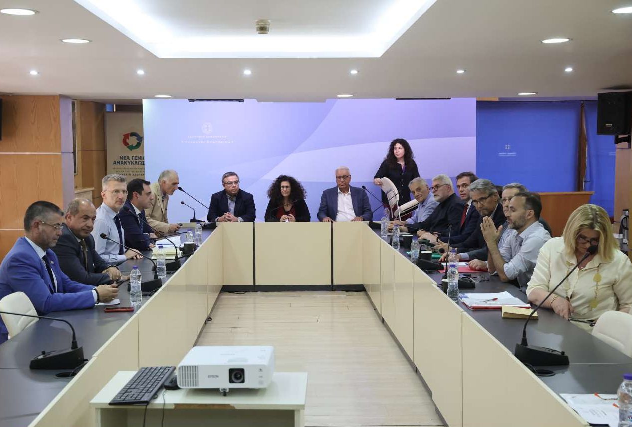 Διακομματική: «Ενα ντιμπέιτ και με τους πέντε» στις 15 Ιουνίου