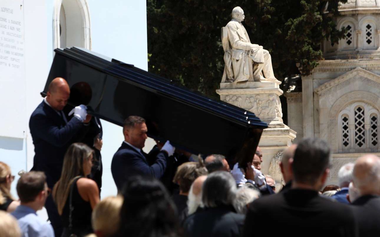 Το τελευταίο «αντίο» στη Νόνικα Γαληνέα