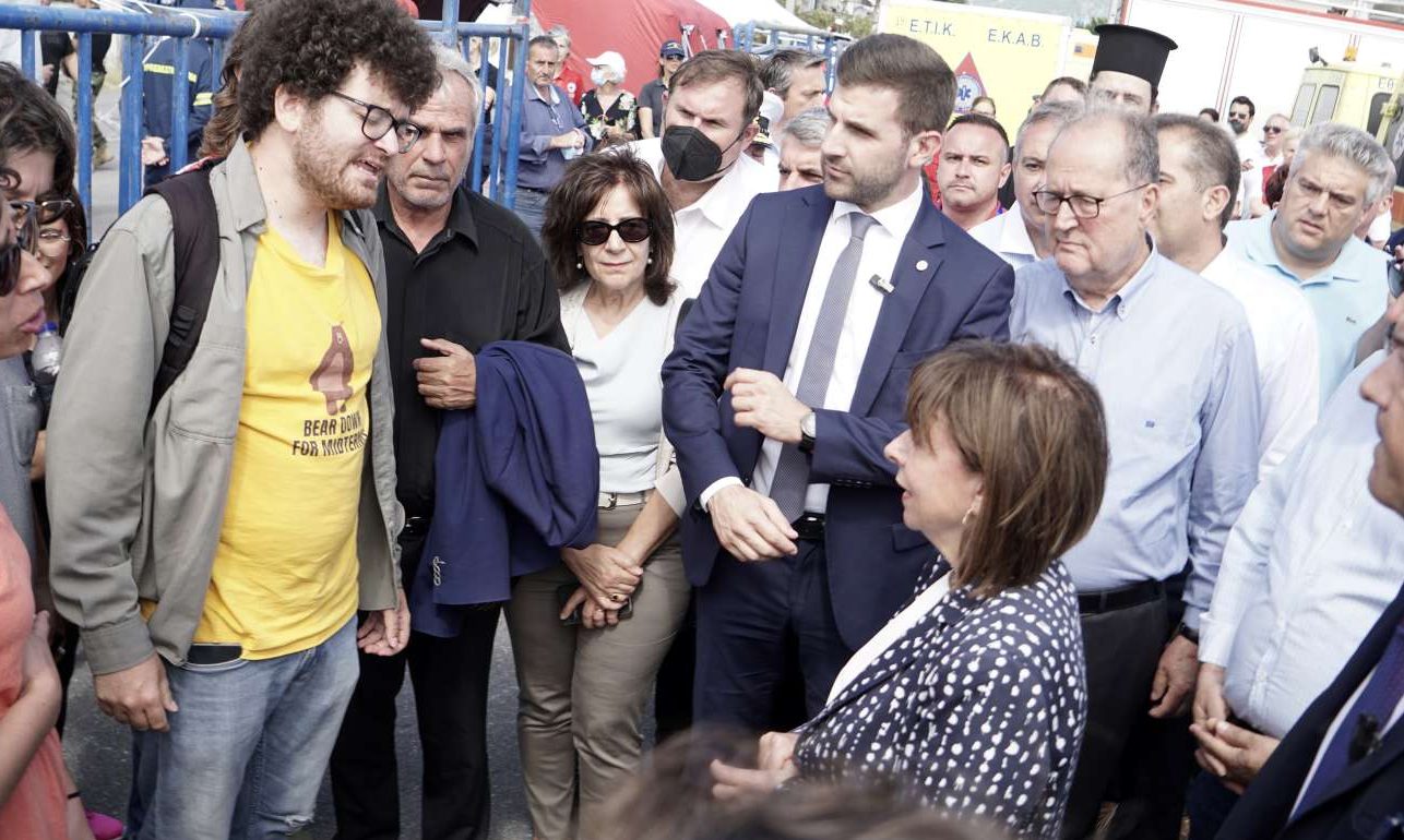 Καλαμάτα: Ο έντονος διάλογος της ΠτΔ με νεολαίους του ΣΥΡΙΖΑ