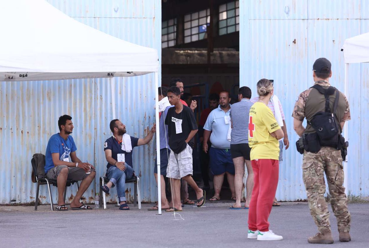 Ανακρίνονται επτά ως διακινητές στο πλωτό φέρετρο – όλοι Αιγύπτιοι