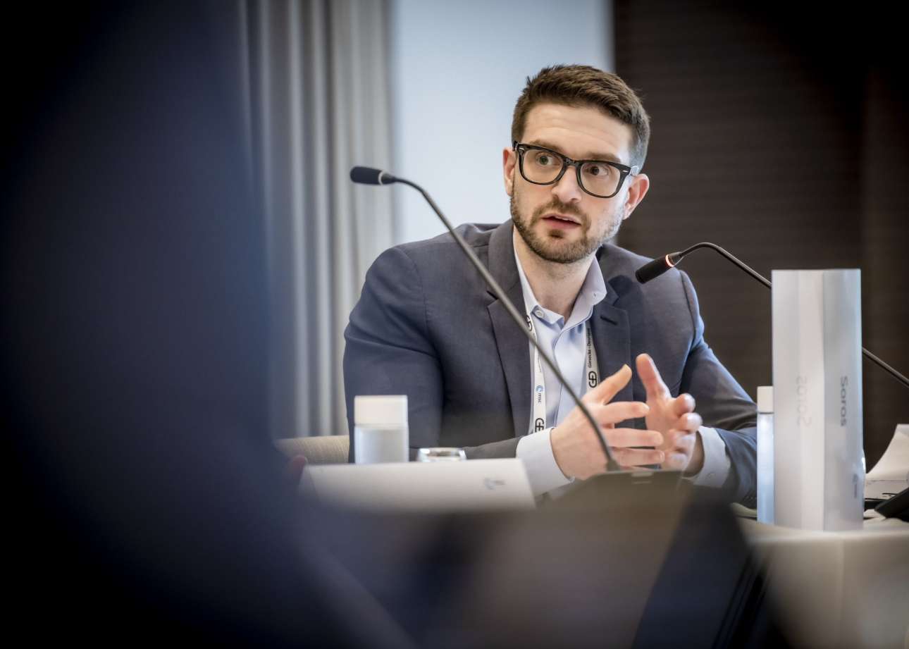 Ο Τζορτζ Σόρος έβαλε πρόεδρο στο ίδρυμά του τον «πολιτικοποιημένο» γιο του, Αλεξ