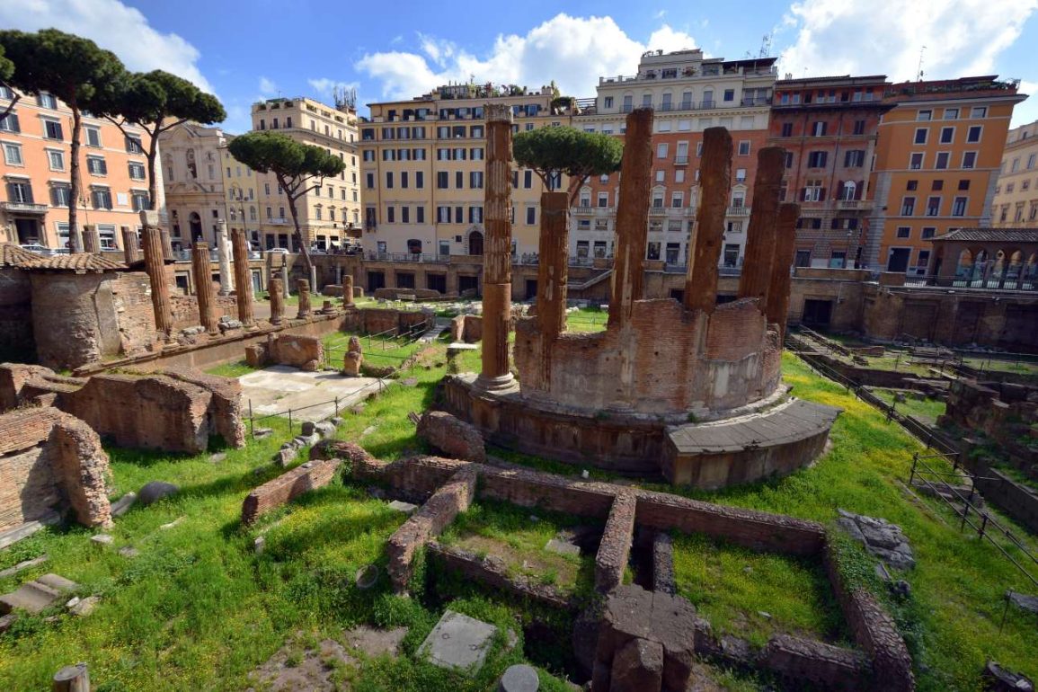 Ρώμη: Τουριστικό αξιοθέατο ο τόπος δολοφονίας του Καίσαρα