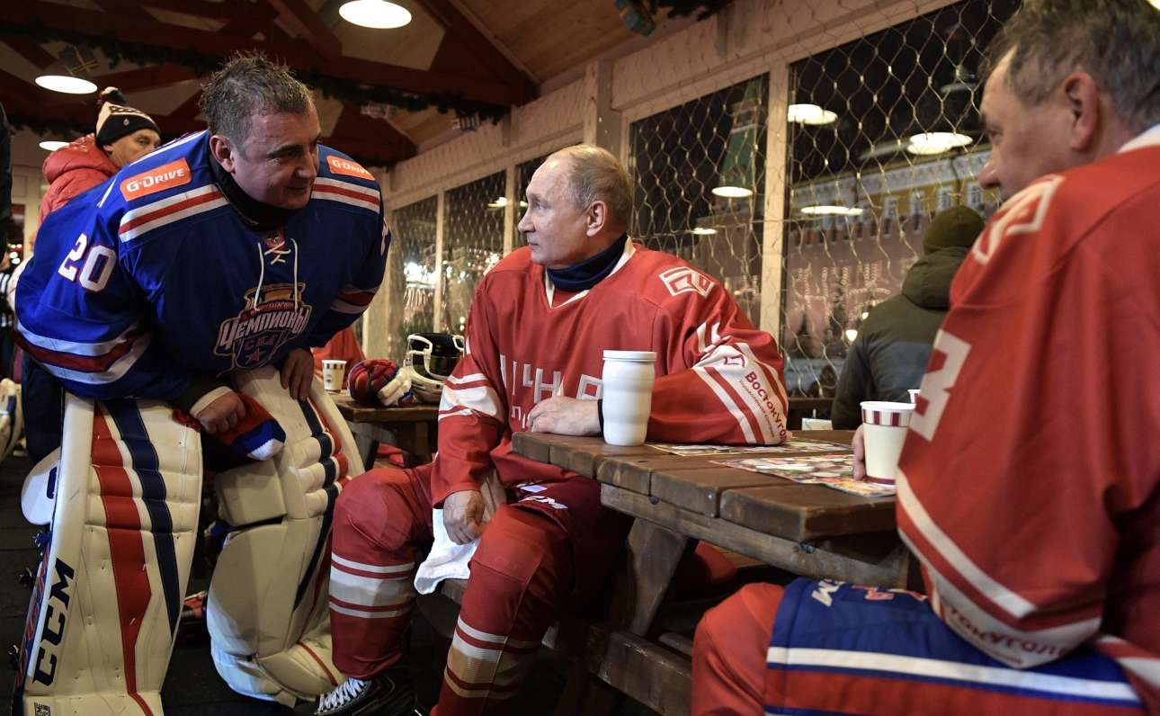 Ρωσία: Στον θώκο του Σοϊγκού ο φιλόδοξος… αρκουδοδιώκτης;