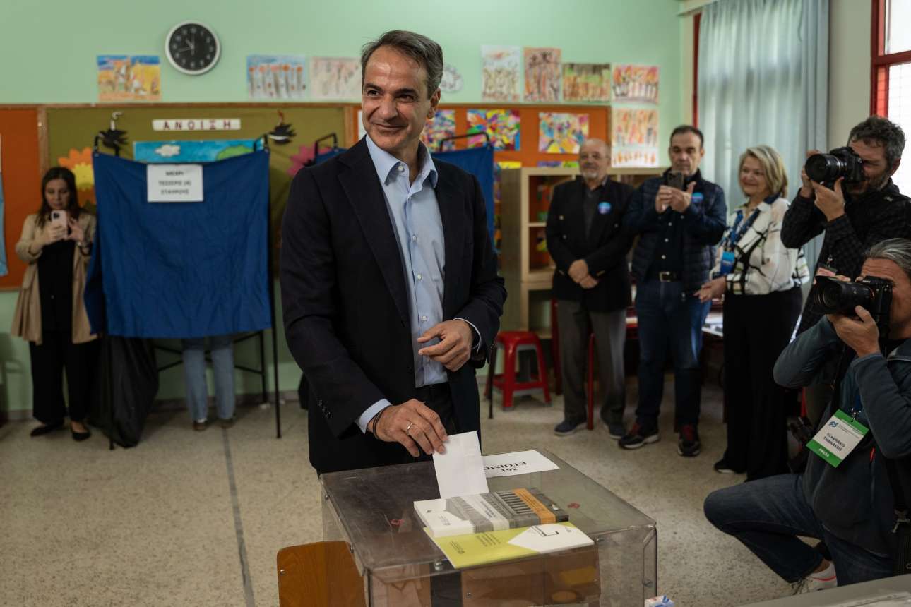 Opinion Poll: Aνετη νίκη Μητσοτάκη με 163 έδρες και ποσοστό έως και 44% – ποια η επόμενη ημέρα για Τσίπρα