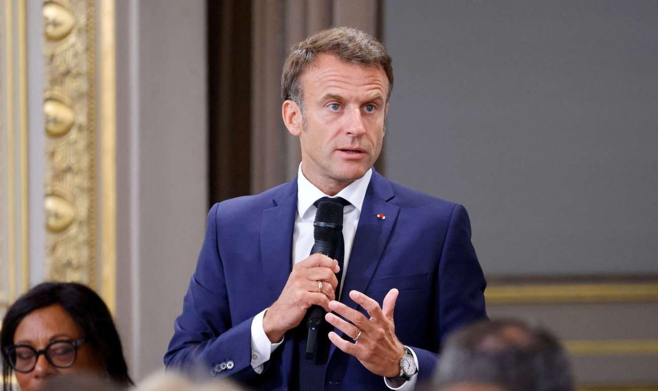 Μακρόν προς δημάρχους: «Να είστε σε επαγρύπνηση»