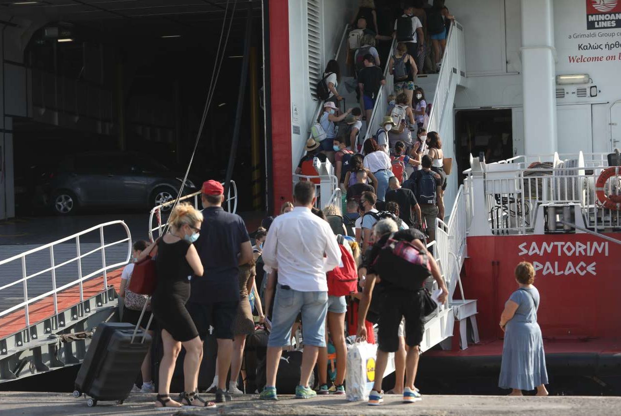 Ερχεται παρέμβαση για τις τιμές στα εισιτήρια των πλοίων;