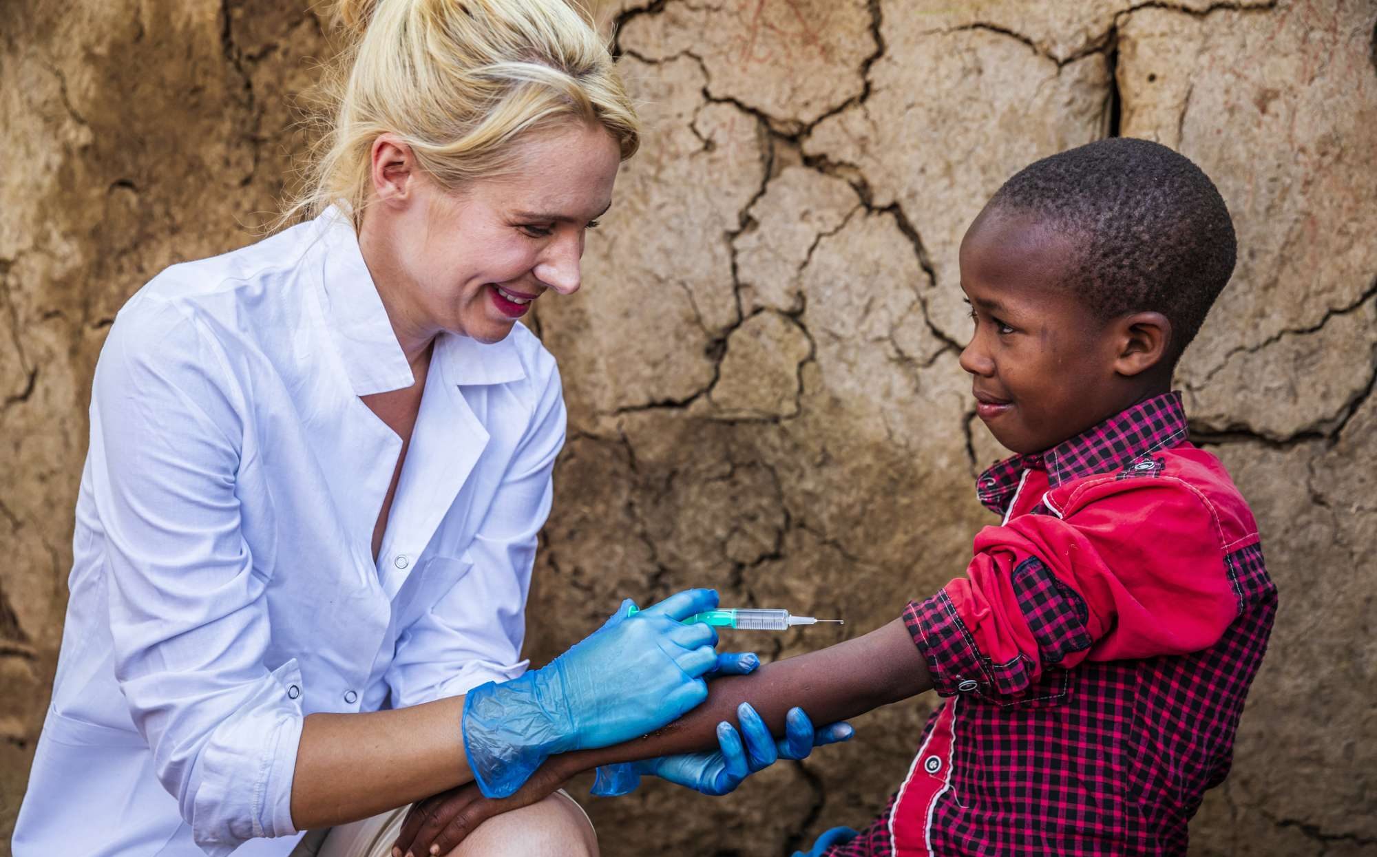 Το πρώτο εμβόλιο κατά της ελονοσίας θα διανεμηθεί σε 12 χώρες της Αφρικής