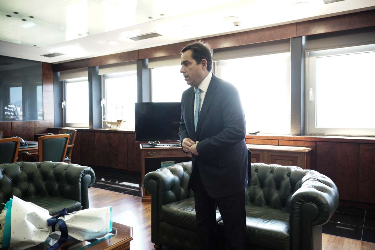 Η πρώτη ανάρτηση του Μηταράκη μετά την παραίτηση: Είχα πάει να δω την οικογένειά μου