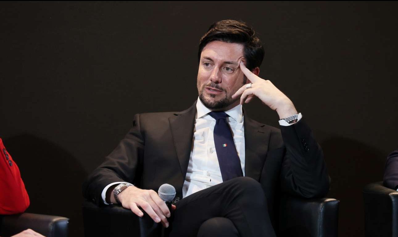 Ο σύντροφος της Μελόνι προκάλεσε σάλο με τις δηλώσεις του για τον βιασμό