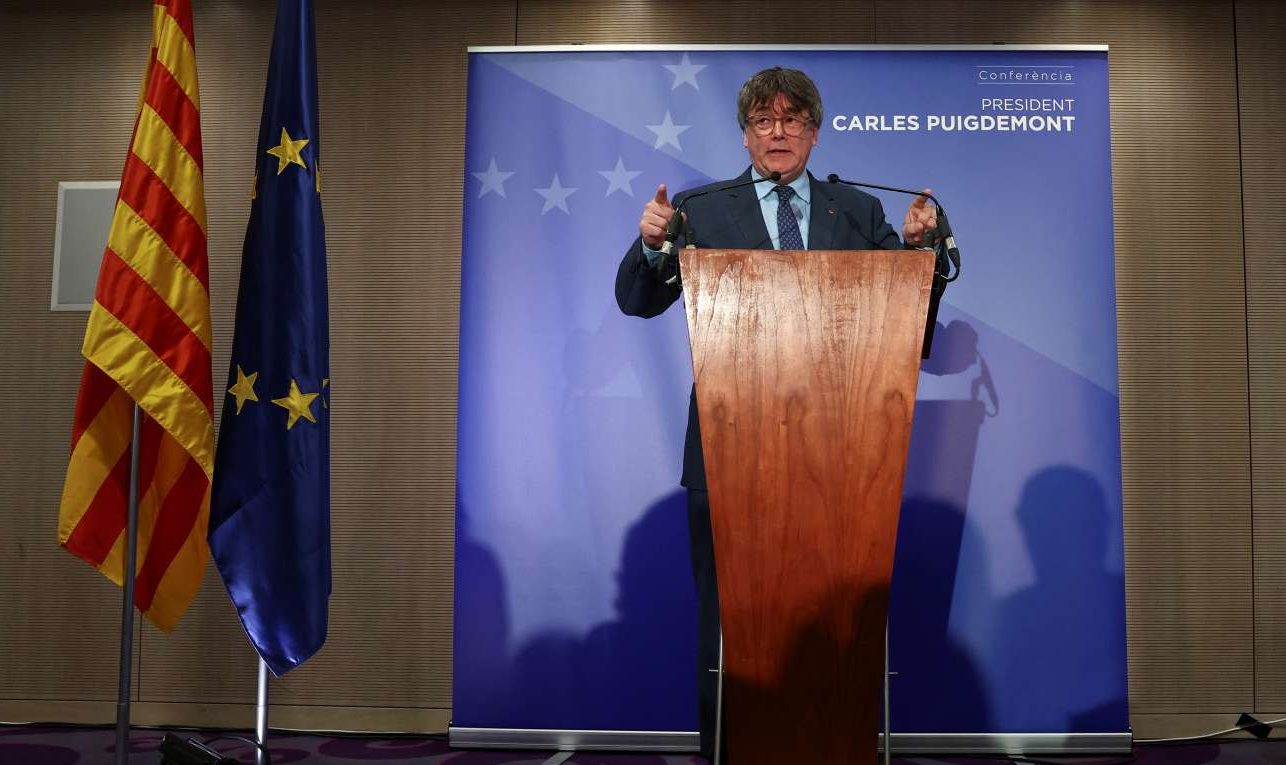 Ισπανία: Οι καταλανοί αυτονομιστές εκβιάζουν ανοιχτά τον Σάντσεθ