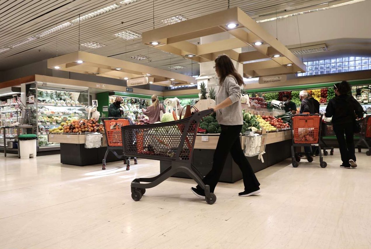 Τέσσερα νέα μέτρα για την ακρίβεια: Application κατά της αισχροκέρδειας – Μόνιμη μείωση τιμών στο ράφι