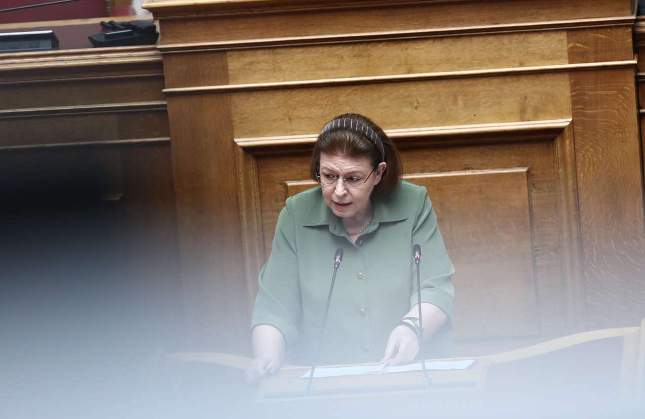 Mενδώνη στη Βουλή: Εχουμε στρατηγικό σχέδιο για τα Γλυπτά – Μείζον θέμα η κλοπή στο Βρετανικό Μουσείο