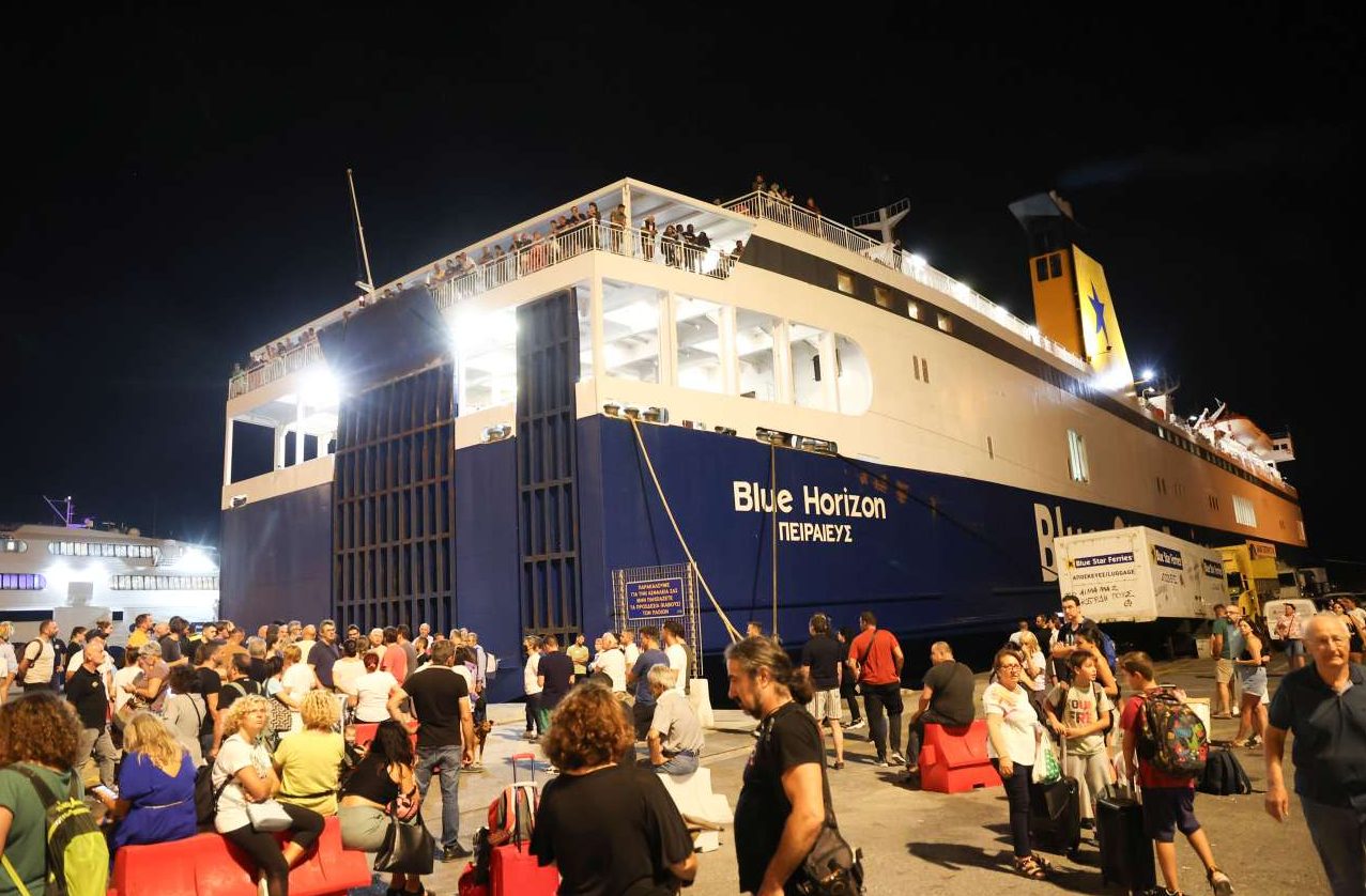 Επεισοδιακός απόπλους του Blue Horizon από το Ηράκλειο