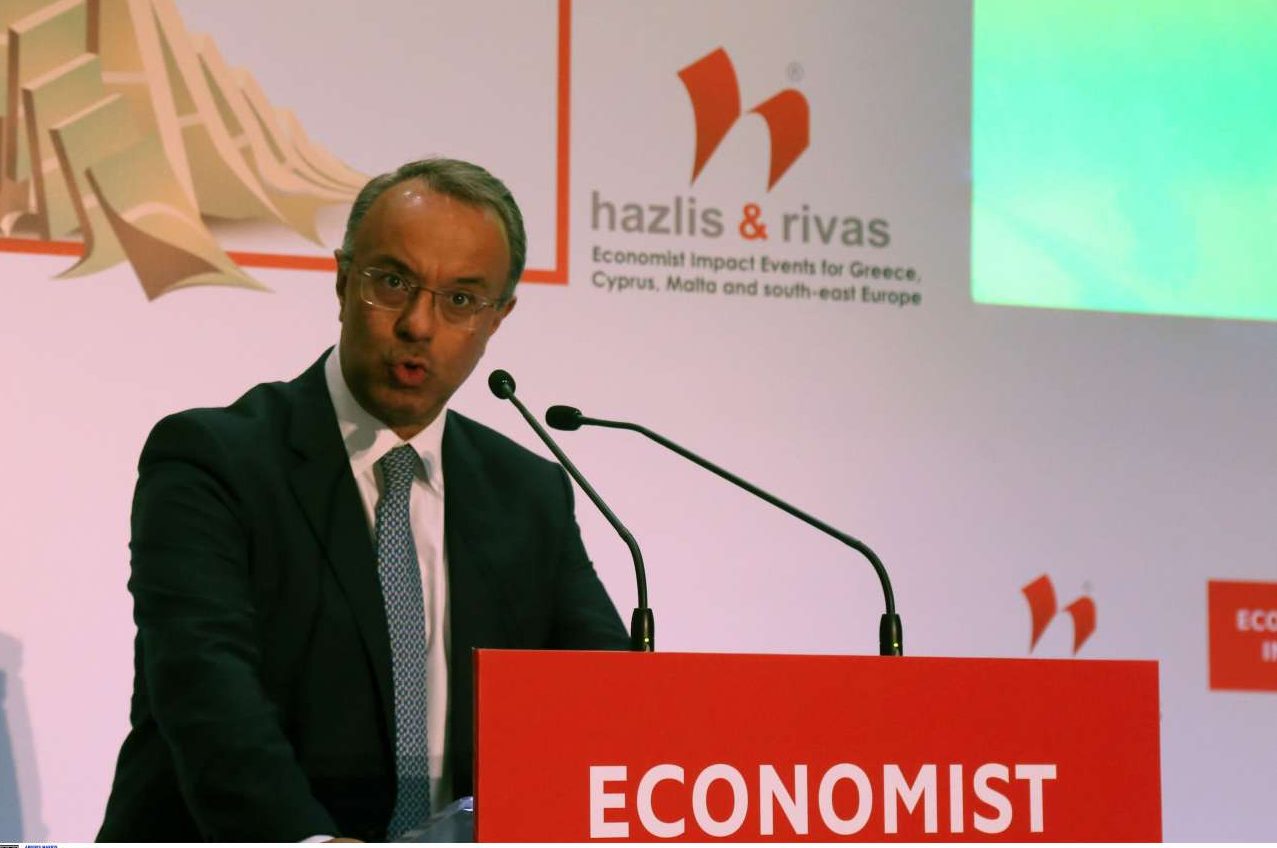 Σταϊκούρας στο συνέδριο του Εconomist: Πώς θα αποκατασταθούν οι διαλυμένες υποδομές λόγω Daniel