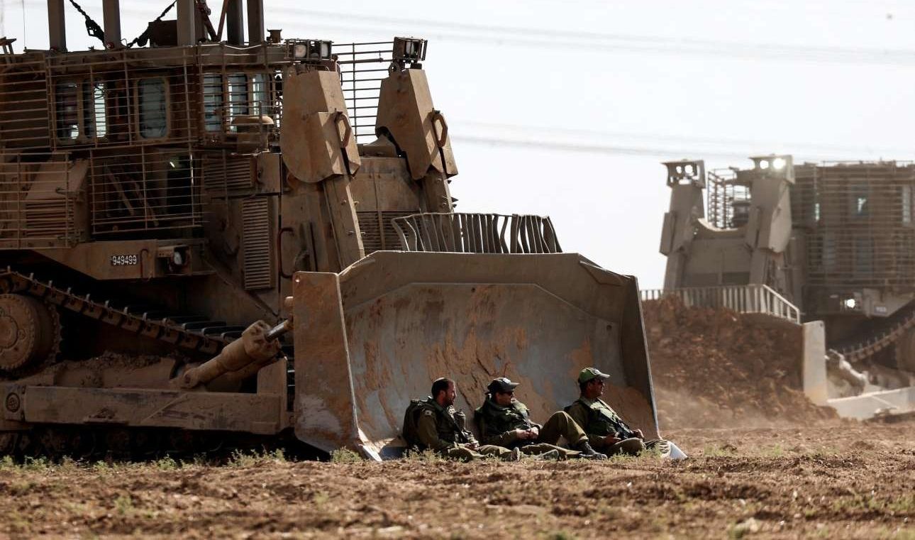 «Σαν εφιάλτης»: Με τα νεύρα τεντωμένα οι ισραηλινοί στρατιώτες στα σύνορα με τη Γάζα