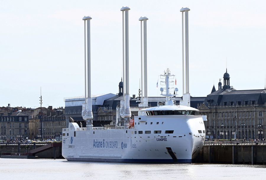 Απέπλευσε το πρώτο υβριδικό ανεμοκίνητο πλοίο στον κόσμο