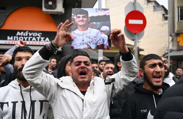 Πρόταση εισαγγελέα: Σε δίκη για ανθρωποκτονία με πρόθεση ο αστυνομικός που πυροβόλησε στο κεφάλι τον 16χρονο Ρομά