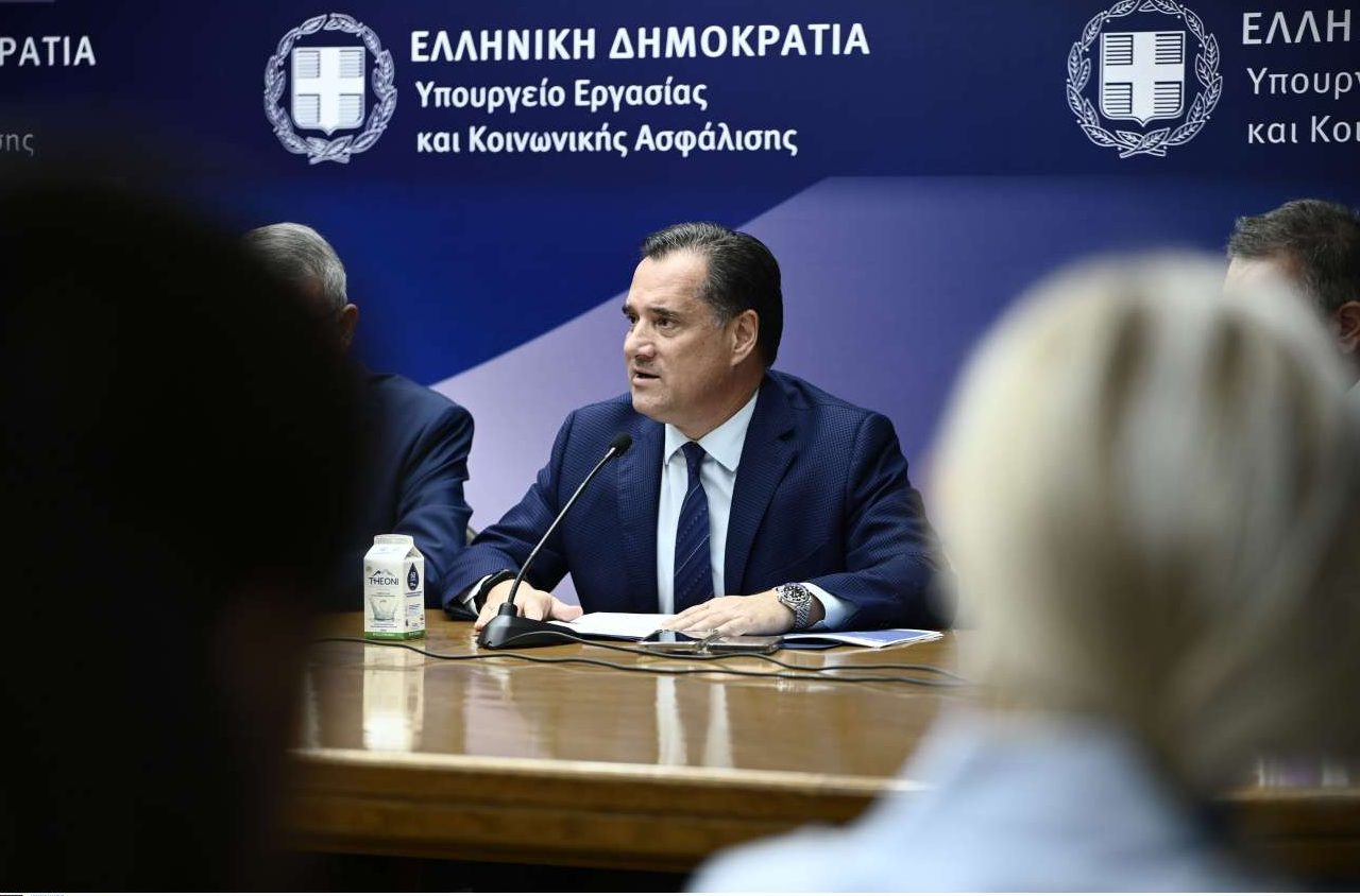 Γεωργιάδης στην παρουσίαση του μίνι Ασφαλιστικού: Σύνταξη και σε όσους έχουν οφειλές έως €20.000