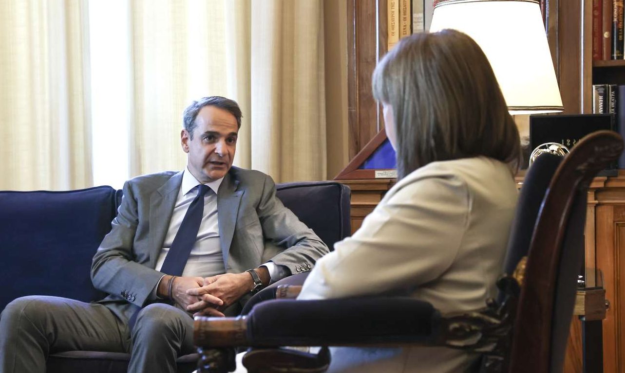 Μητσοτάκης σε Σακελλαροπούλου: Eξαιρετικά σημαντικό να αποκατασταθεί η ανθρωπιστική βοήθεια προς τη Γάζα