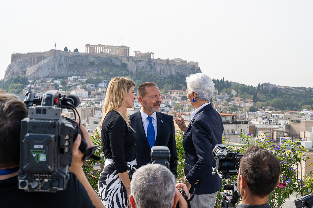 Ο μεγάλος περίπατος της Λαγκάρντ στην Αθήνα