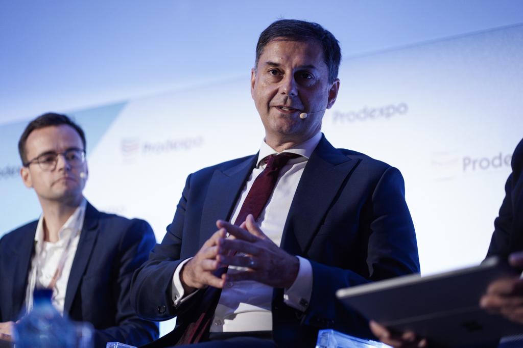 Θεοχάρης: «Φρένο» στα Airbnb με όριο ενοικίασης 60 ημέρες το χρόνο