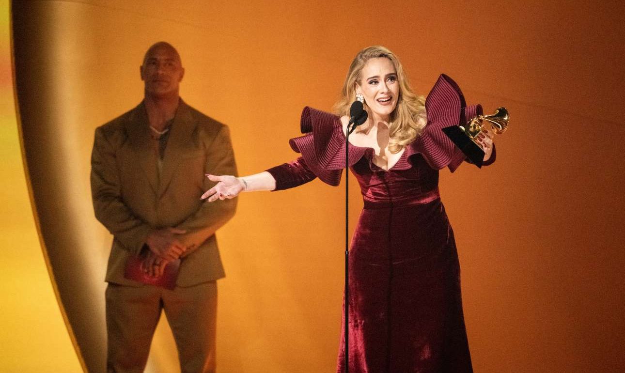 Αντέλ: «Διαζύγιο» με το αλκοόλ μετά από μια «οριακά αλκοολική» δεκαετία