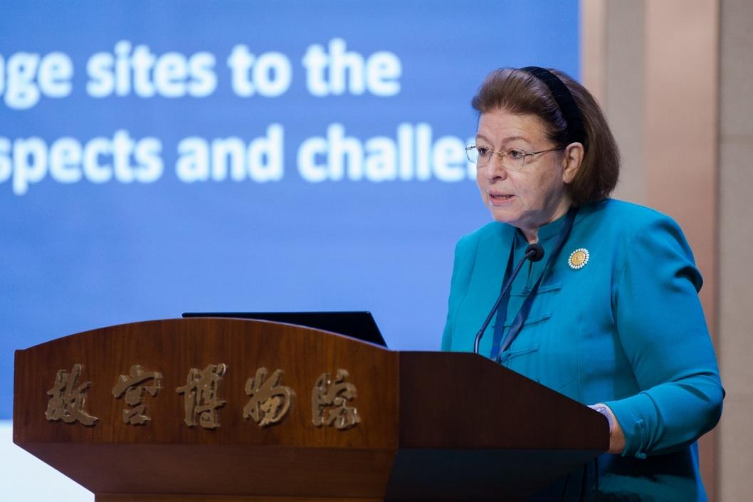 Η Λίνα Μενδώνη στο 6ο Taihe Forum στο Πεκίνο