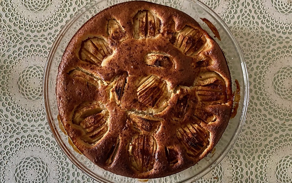 Ωραία, νόστιμη και γρήγορη μηλόπιτα