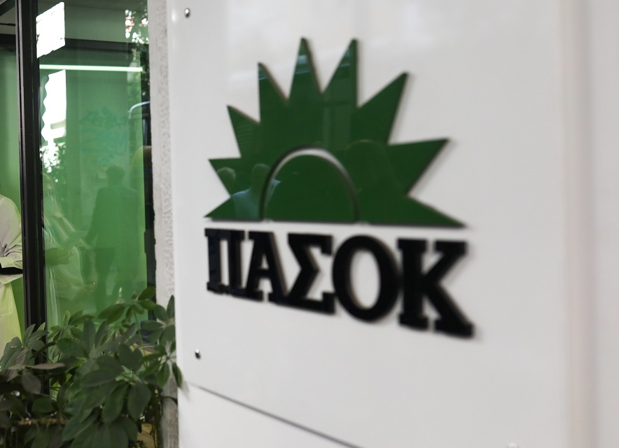 Στο ΠΑΣΟΚ είδαν ότι το κόμμα έδειξε τη δυναμική του στους τρεις μεγάλους δήμους