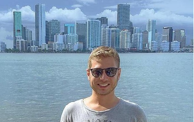 Ντόλτσε βίτα στο Μαϊάμι για τον μεγάλο γιο του Νετανιάχου