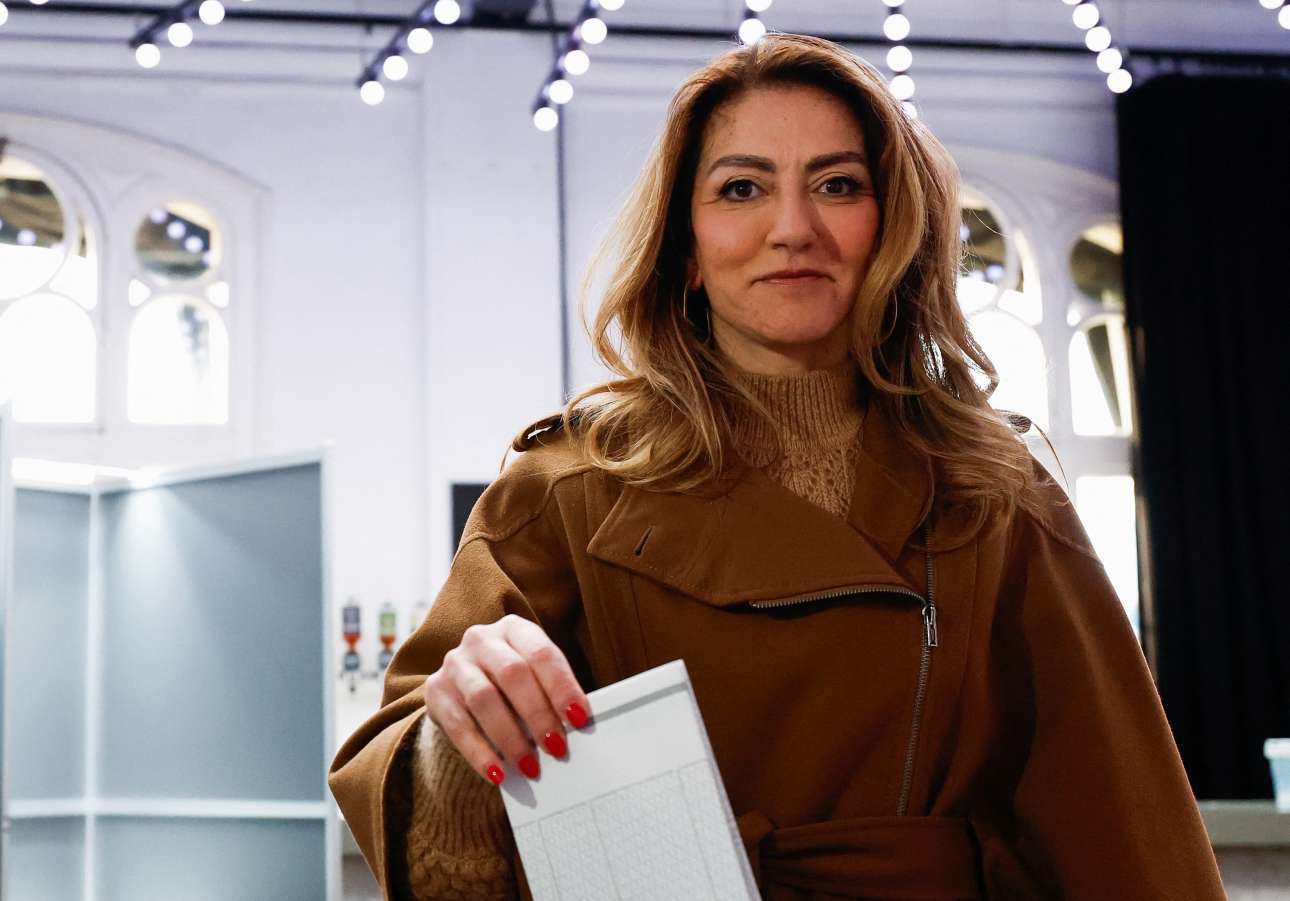 Ολλανδία: Αμφίρροπη η μάχη στις κάλπες – θα χρειαστούν μήνες για νέα κυβέρνηση