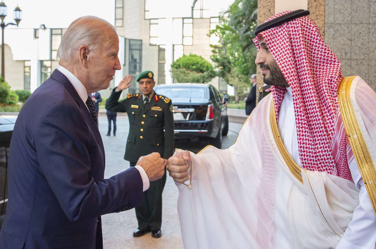 Ο Μπάιντεν επενδύει ξανά στον σαουδάραβα πρίγκιπα