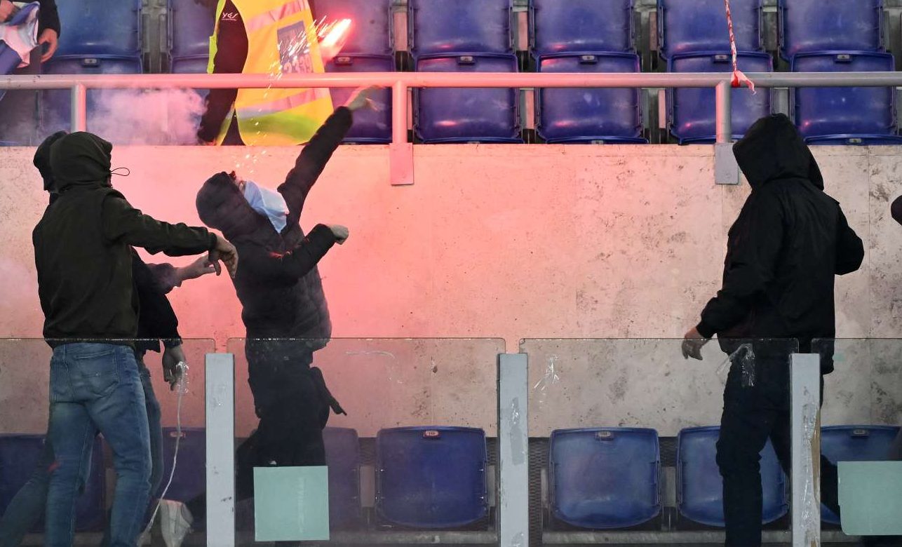 Η βία επέστρεψε στα γήπεδα της Ευρώπης