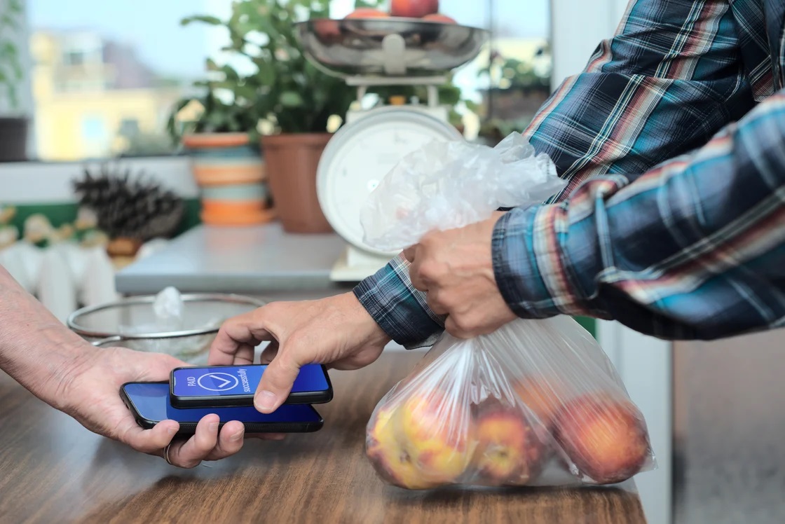 ecolytiq: Η νέα συνεργασία Alpha Bank-Visa για τη μετάβαση σε μία οικονομία χαμηλών εκπομπών άνθρακα