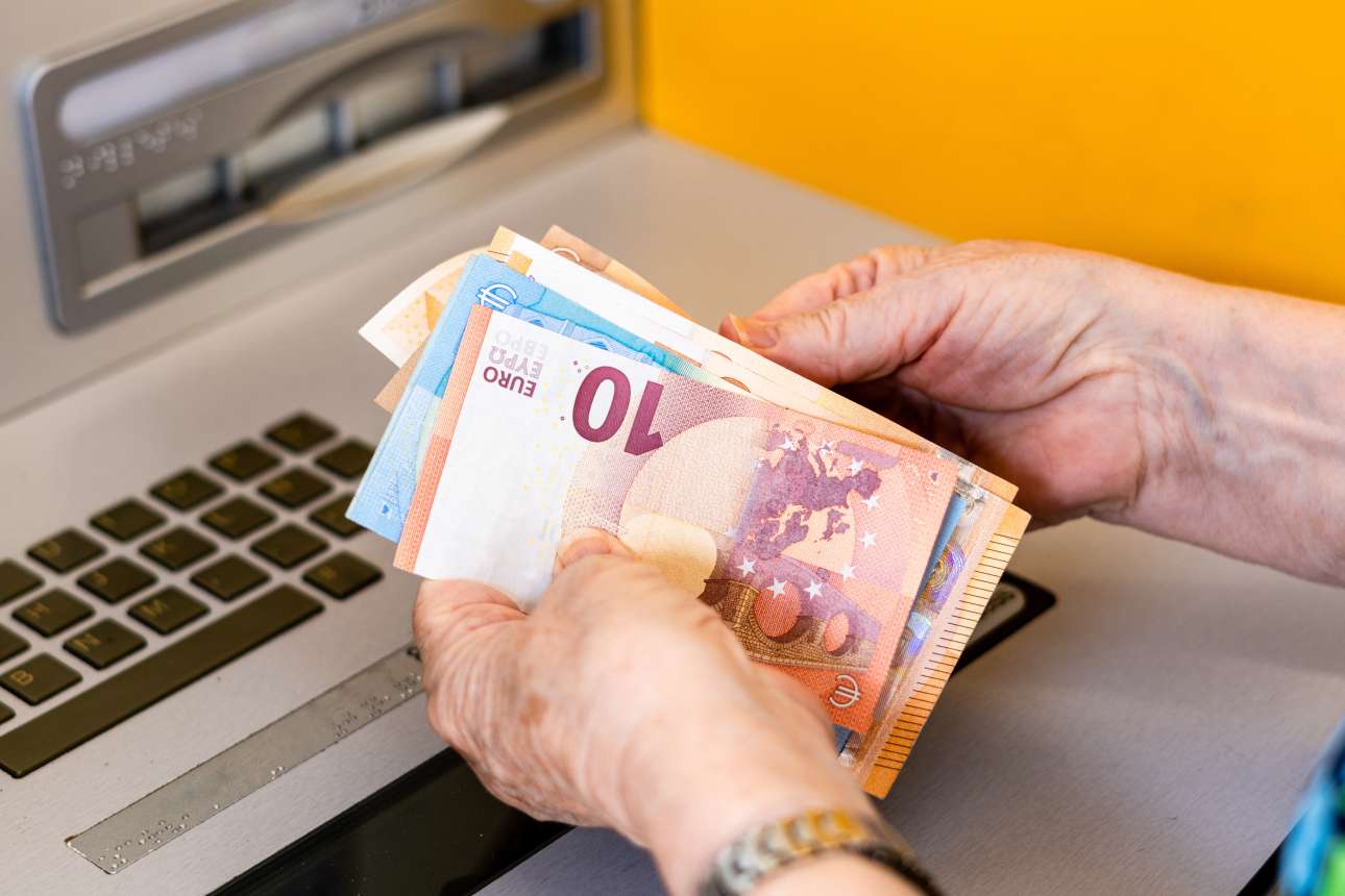 Στην τελική ευθεία οι αποφάσεις για επίδομα ακρίβειας τα Χριστούγεννα