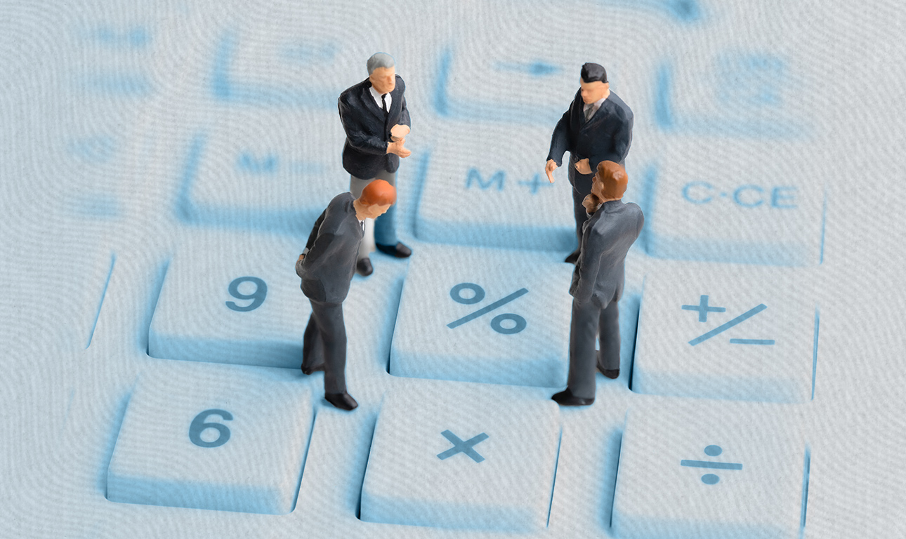 Φόρο στους δικηγόρους και ψηφιακά συμβόλαια; Ποτέ!