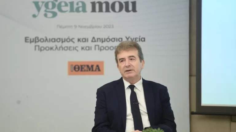 Εκκληση Χρυσοχοΐδη: Οι άνω των 60 να εμβολιαστούν κατά της Covid-19