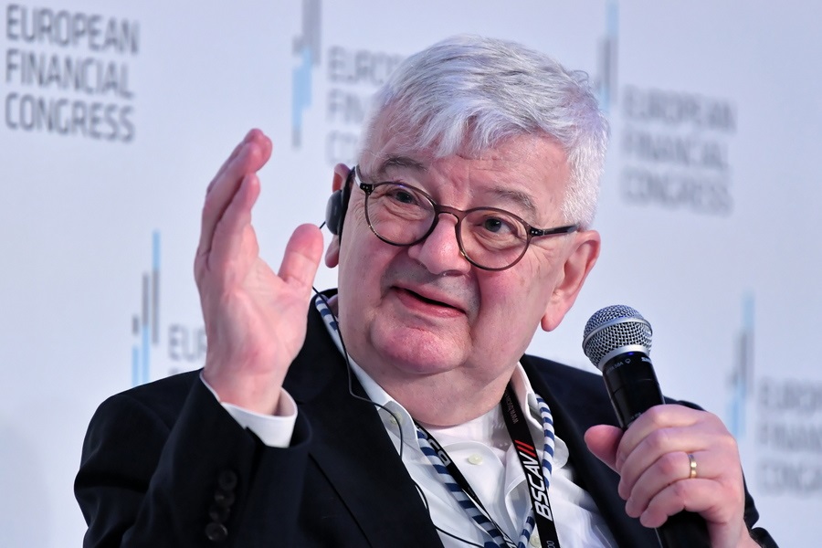 Ο Γιόσκα Φίσερ πήρε το (πυρηνικό) όπλο του