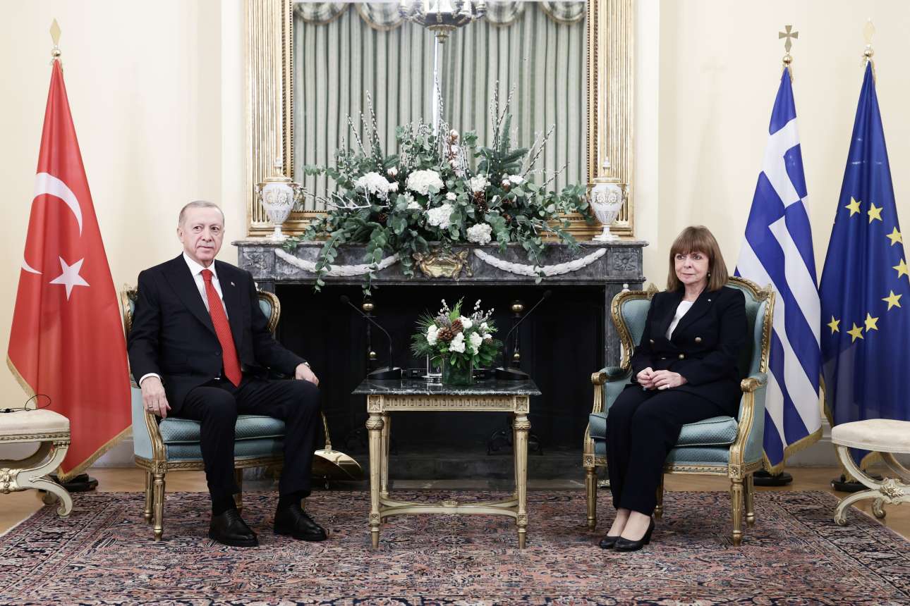 Ερντογάν σε Σακελλαροπούλου: Να βλέπουμε το ποτήρι μισογεμάτο