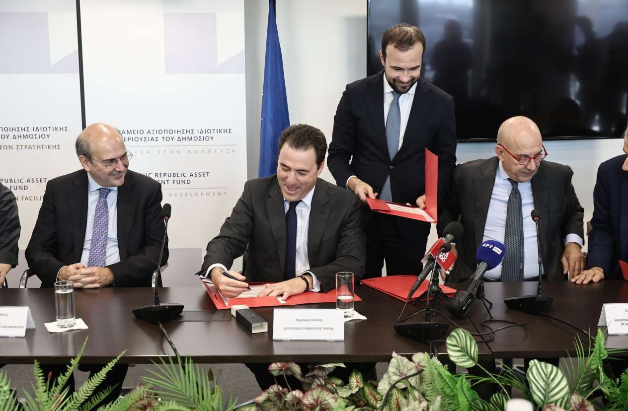 Στον Ομιλο Grimaldi και επισήμως το λιμάνι Ηρακλείου – έπεσαν οι υπογραφές