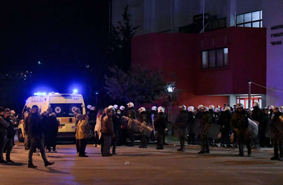 Ρέντη: Σε κρίσιμη κατάσταση παραμένει ο 31χρονος αστυνομικός