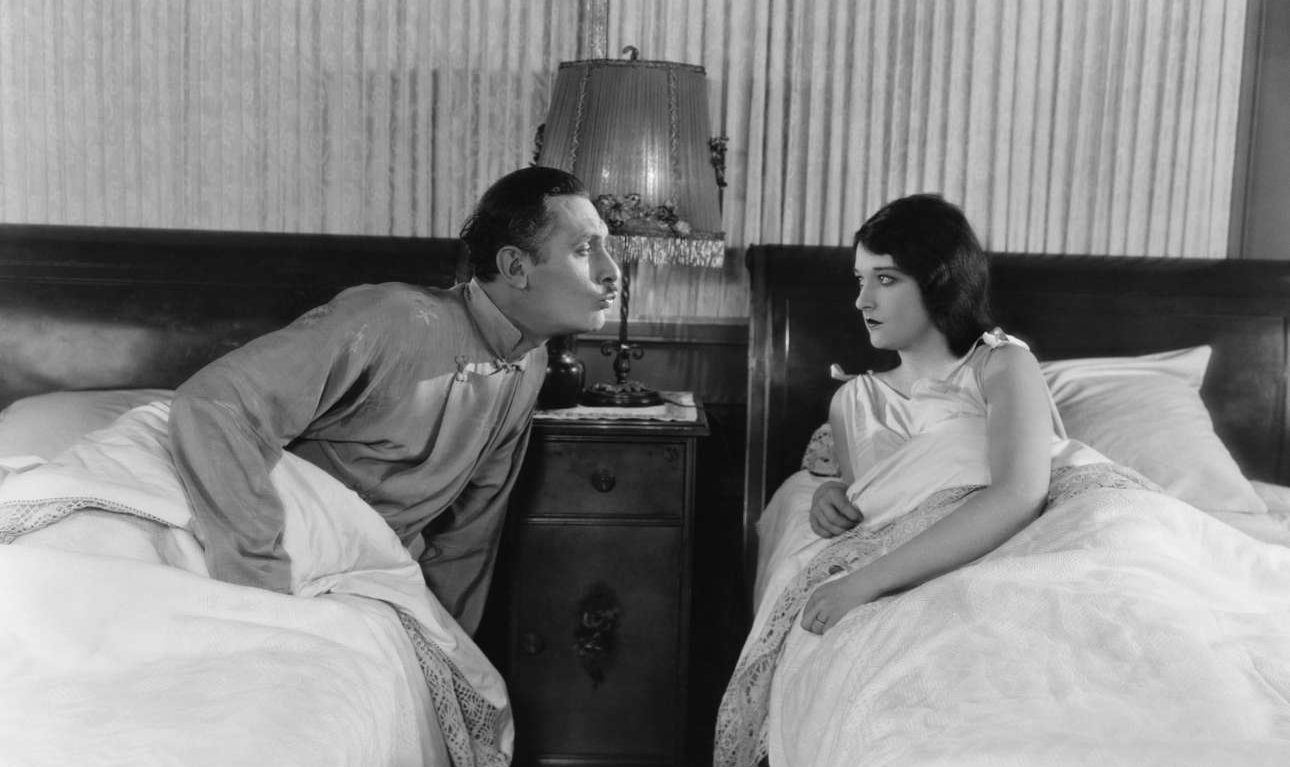 Μήπως κάνει καλό να μην κοιμόμαστε στο ίδιο κρεβάτι;