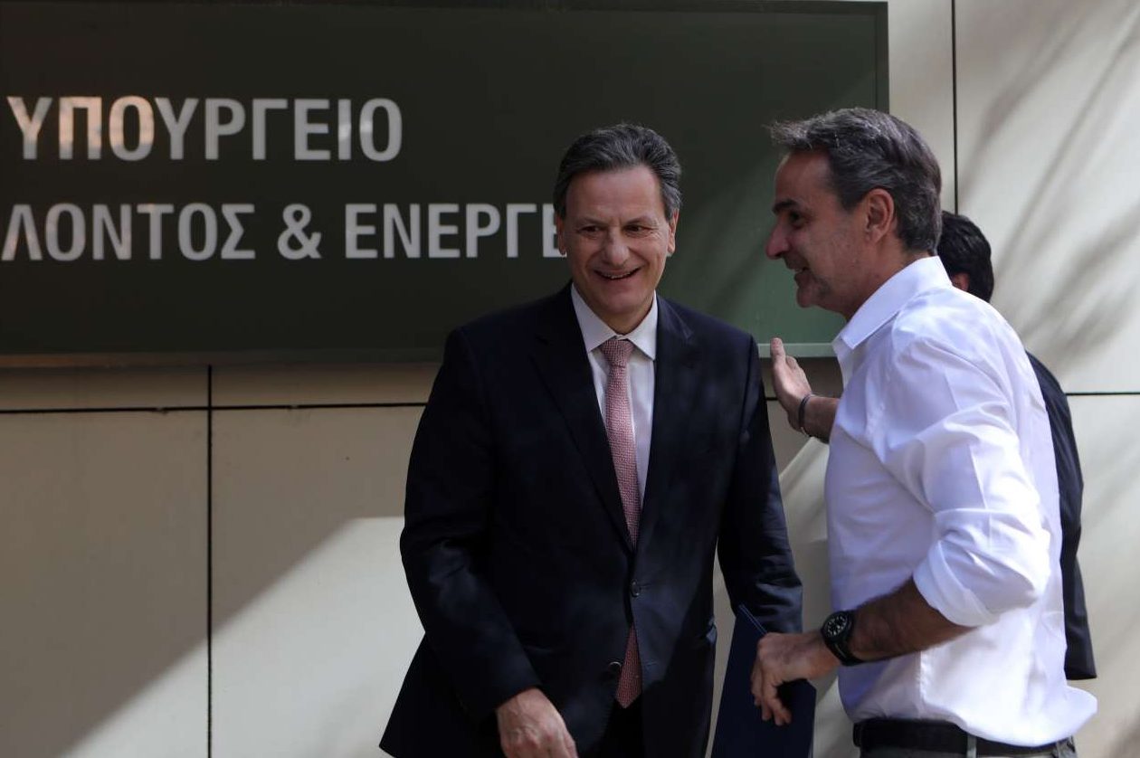 Ικανοποίηση στο υπ. Ενέργειας από την πρεμιέρα των χρωματιστών τιμολογίων στο ρεύμα: «Ετήσιο όφελος έως και 260 ευρώ»