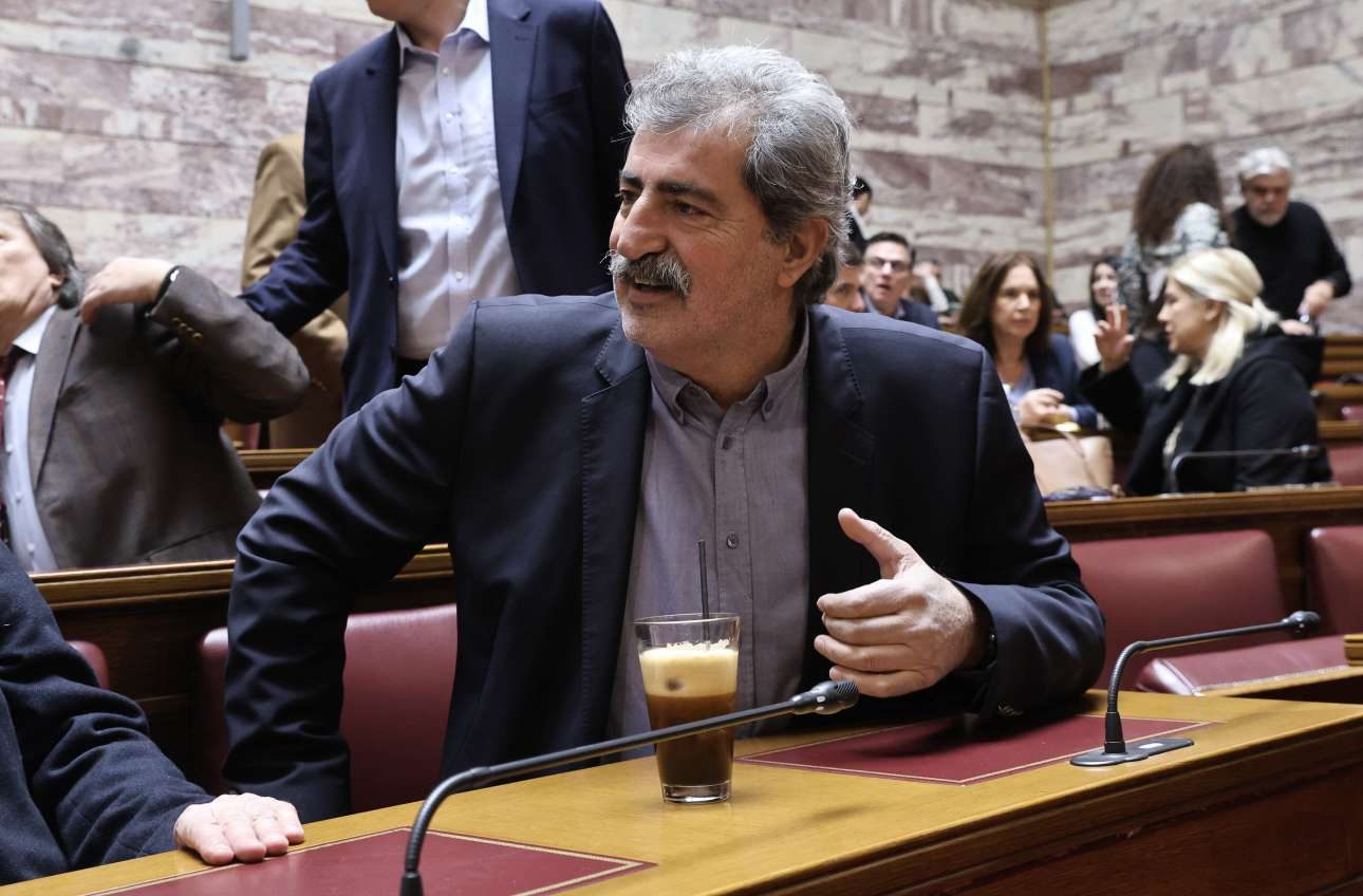 Επιμένει ο Πολάκης στις προγραφές παρά το «άδειασμα» από τον ΣΥΡΙΖΑ