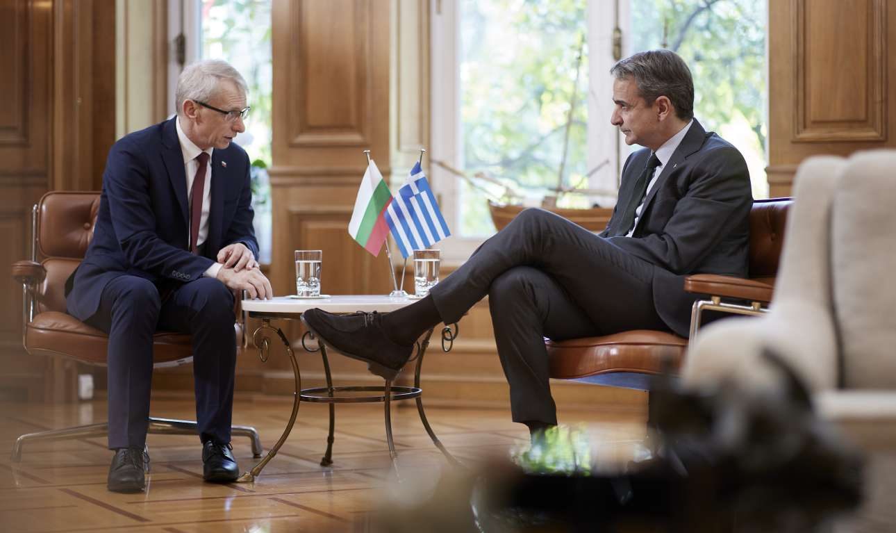 Συμφωνία Μητσοτάκη – Ντενκόφ για συνεργασία σε ενέργεια και μεταφορές