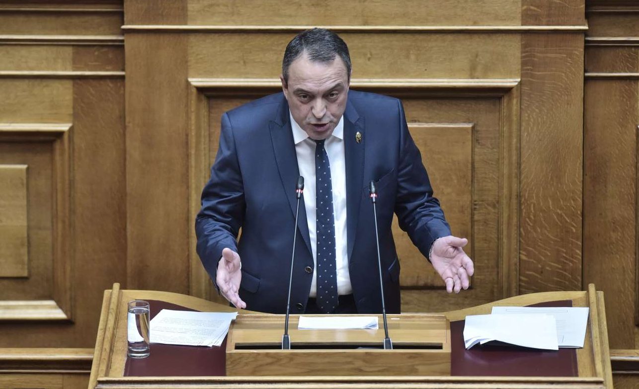 Αίσχος και ντροπή: Εμετικό ομοφοβικό παραλήρημα του Στίγκα στη Βουλή