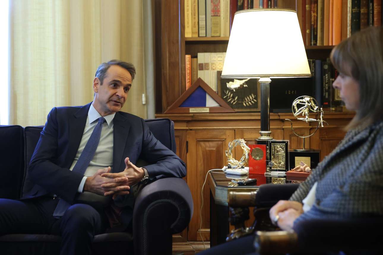 Mητσοτάκης σε Σακελλαροπούλου: Αποφασισμένοι να προχωρήσουμε το μεταρρυθμιστικό μας πρόγραμμα